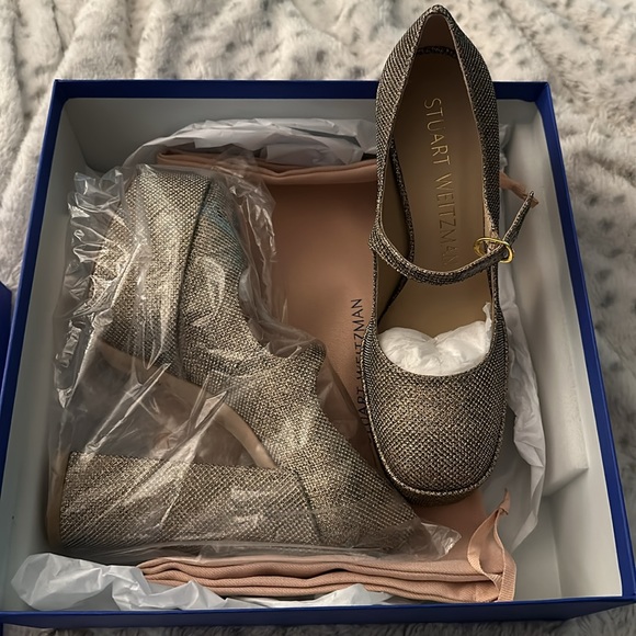 Brand new! Stuart Weitzman metallic Mary Jane platforms. Size US 7 1/2. - Picture 10 of 10